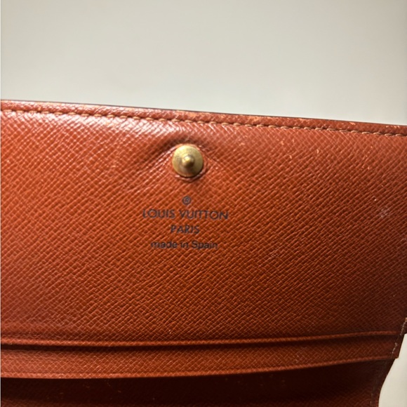 Louis Vuitton Monogram Wallet - Used - Picture 10 of 12